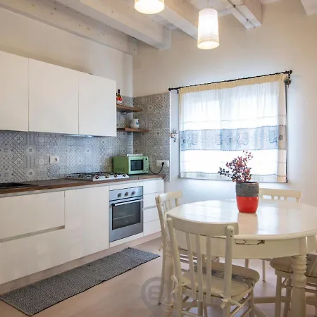 Casa Di Tania * אוריסטאנו